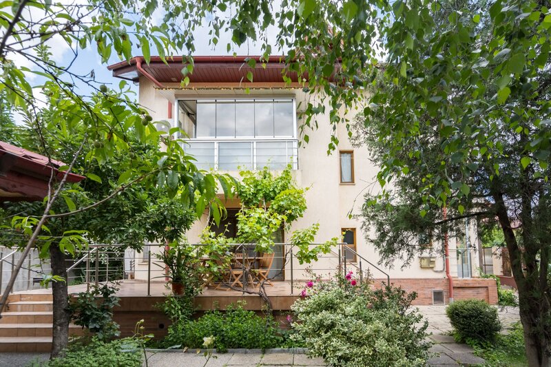 Baneasa vila P+1+M 6 camere curte 550mp, Garlei-Dobrogeanu Gherea comision 0%