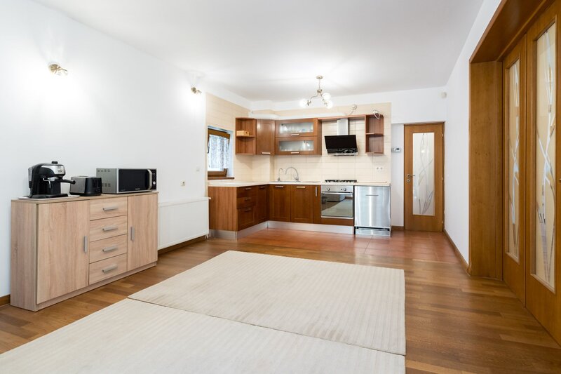 Baneasa vila P+1+M 6 camere curte 550mp, Garlei-Dobrogeanu Gherea comision 0%