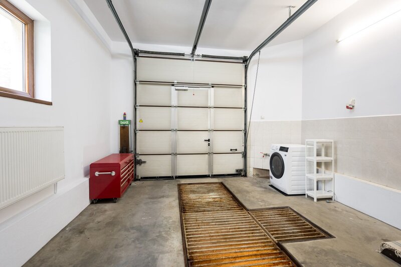 Baneasa vila P+1+M 6 camere curte 550mp, Garlei-Dobrogeanu Gherea comision 0%