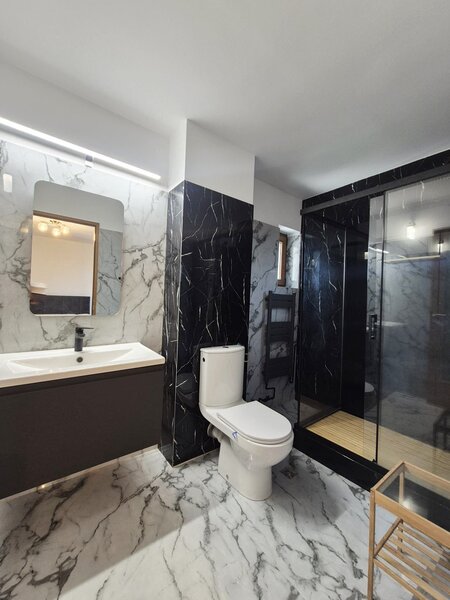 Baneasa vila P+1+M 6 camere curte 550mp, Garlei-Dobrogeanu Gherea comision 0%