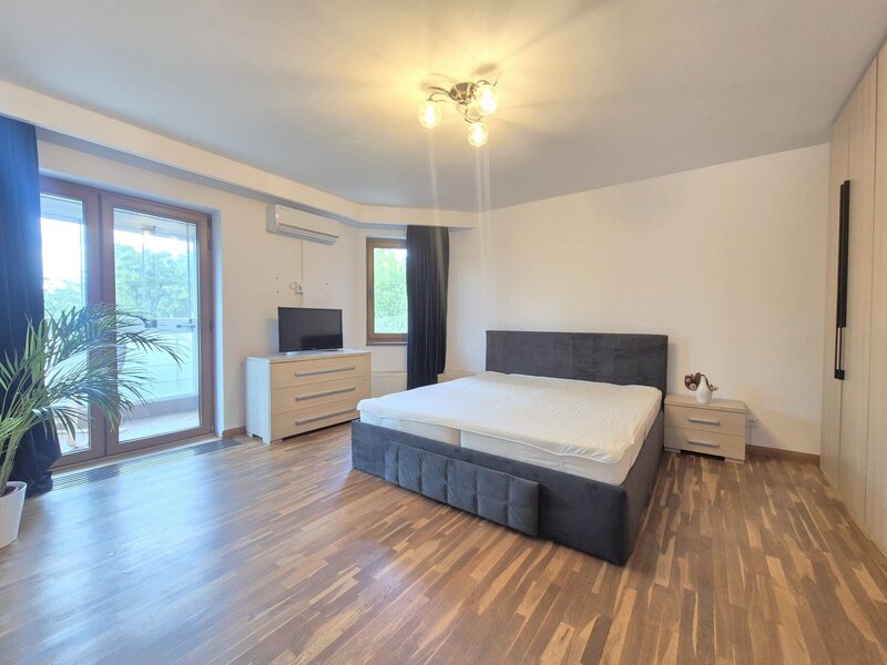 Baneasa vila P+1+M 6 camere curte 550mp, Garlei-Dobrogeanu Gherea comision 0%